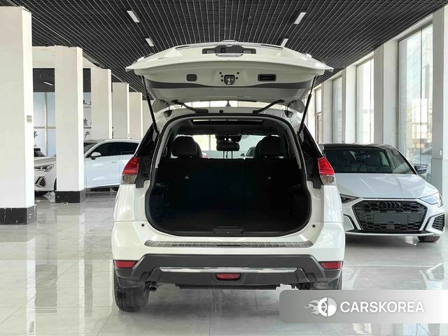 Nissan Qijun 2023 Белый из Китая, фото 5