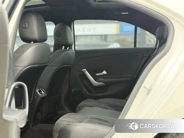 Mercedes-Benz Class A 2021 Белый из Китая, фото 5