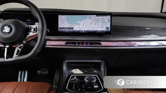 BMW 7 Series (G70) 2024 Черный двухцветный из Кореи, фото 5