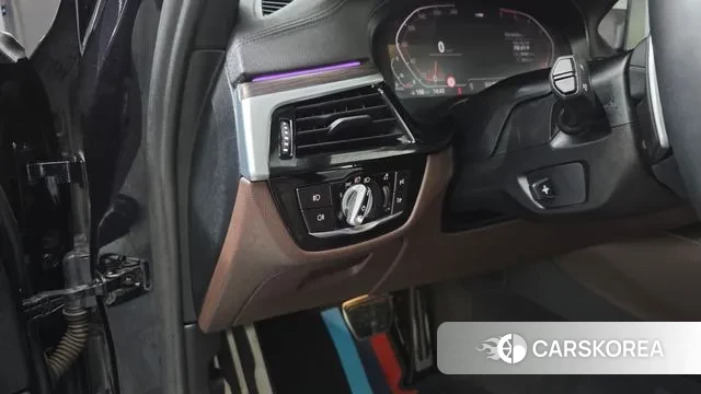 BMW 5 Series (G30) 2019 Синий из Кореи, фото 5