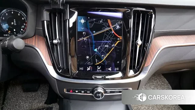 Volvo S60 3rd generation 2021 Белый из Кореи, фото 5