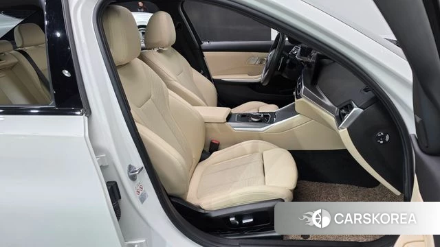 BMW 3 Series (G20) 2023 Белый из Кореи, фото 5