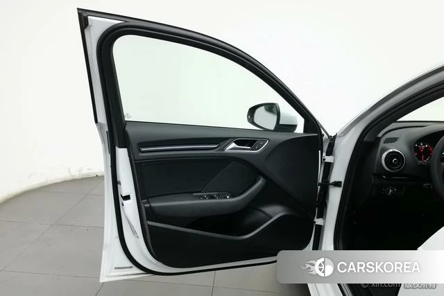 Audi A3 2020 Белый из Китая, фото 5