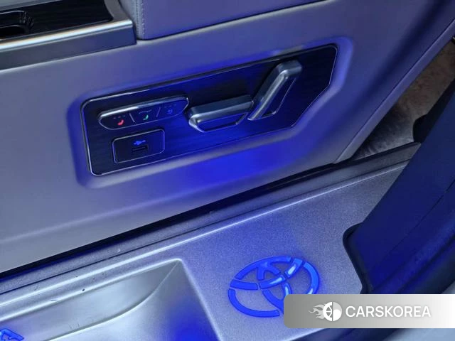 Toyota Saina 2023 Белый из Китая, фото 5
