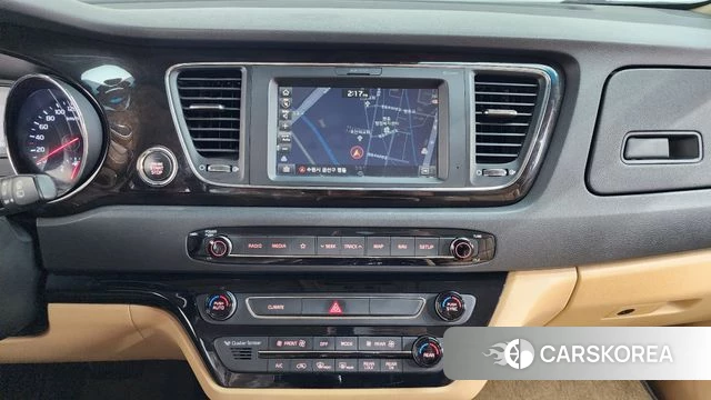 Kia The New Carnival 2018 Белый из Кореи, фото 5