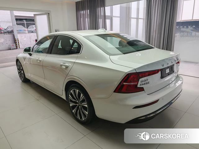 Volvo S60 2025 Белый из Китая, фото 5