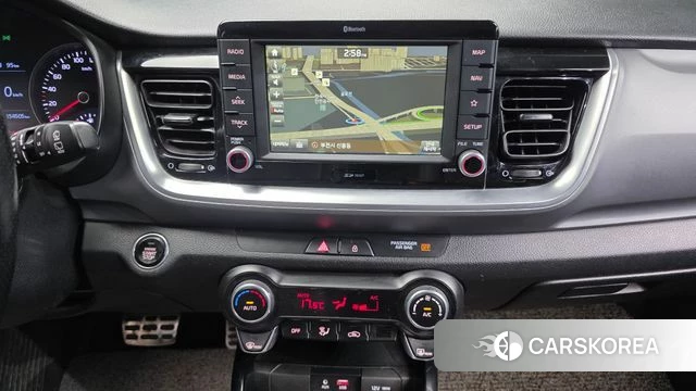 Kia Stonic 2018 Белый из Кореи, фото 5