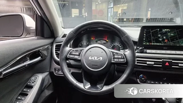 Kia Seltos 2022 Белый из Кореи, фото 5