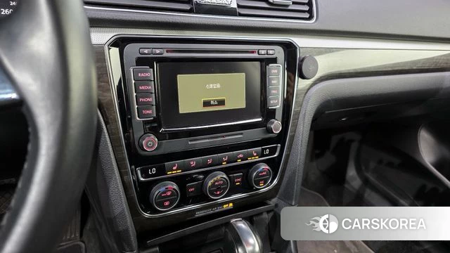 Volkswagen The New Passat 2018 Серебристо-серый из Кореи, фото 5