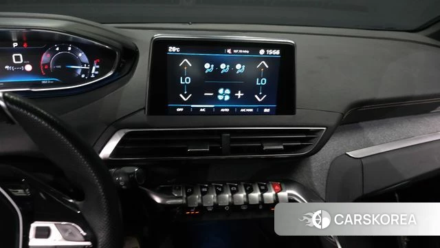 Peugeot 5008 second generation 2019 Белый из Кореи, фото 5