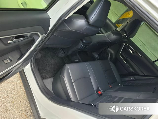 Toyota RAV4 5th Generation 2023 Белый из Кореи, фото 5