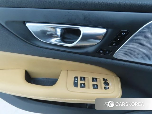Volvo S60 3rd generation 2021 Белый из Кореи, фото 4