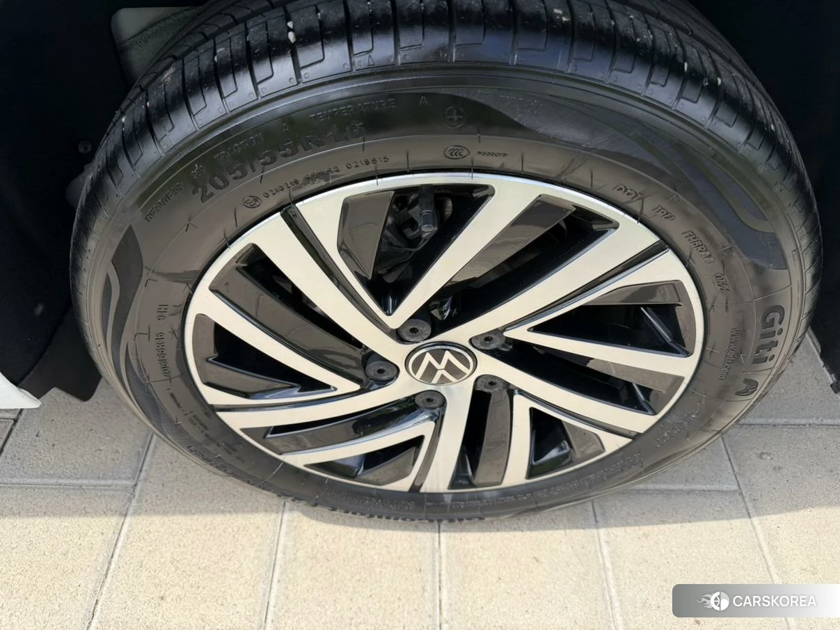 Volkswagen Lavida 2023 Белый из Китая, фото 5