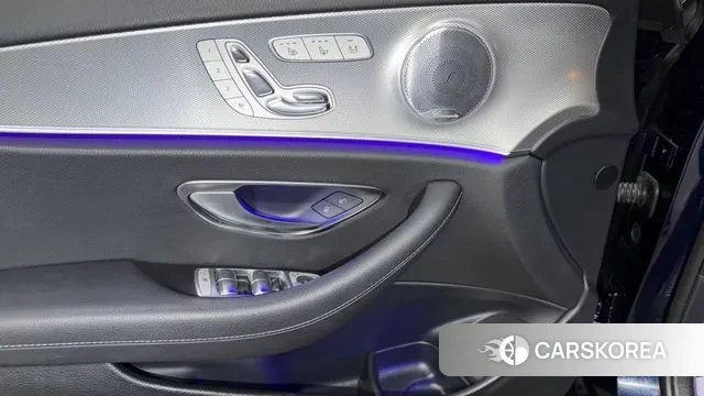 Mercedes-Benz E-Class W213 2018 Синий из Кореи, фото 5