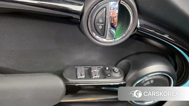 Mini Cooper S Convertible 2021 Жемчужный цвет из Кореи, фото 5