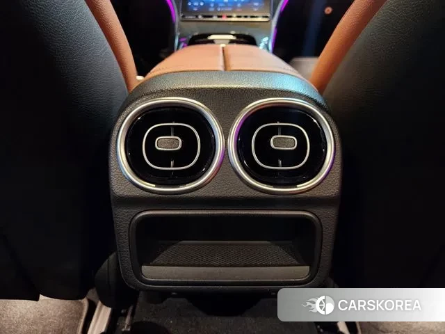 Mercedes-Benz C-Class W206 2023 Белый из Кореи, фото 5