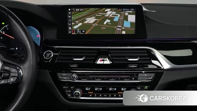 BMW 5 Series (G30) 2019 Белый из Кореи, фото 5