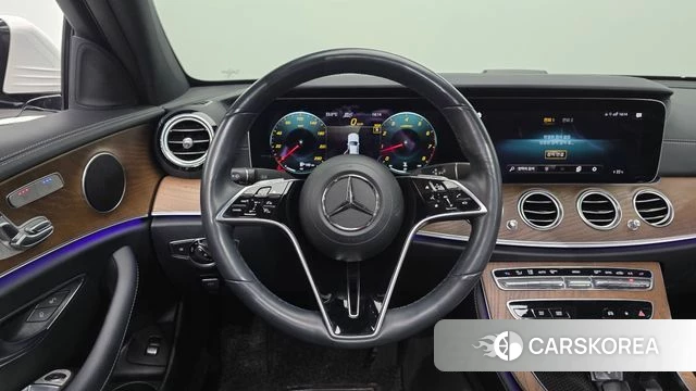 Mercedes-Benz E-Class W213 2022 Белый из Кореи, фото 5