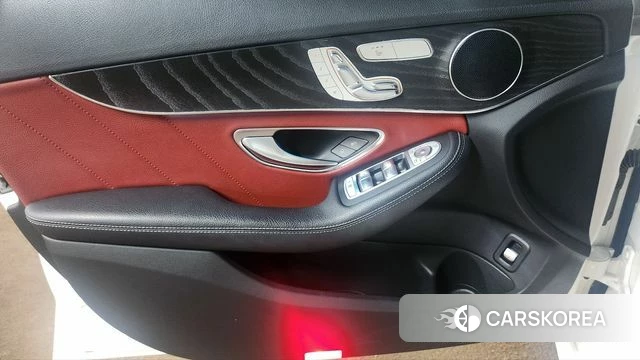 Mercedes-Benz C-Class W205 2018 Белый из Кореи, фото 5