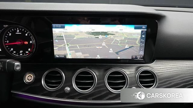 Mercedes-Benz E-Class W213 2018 Белый из Кореи, фото 5