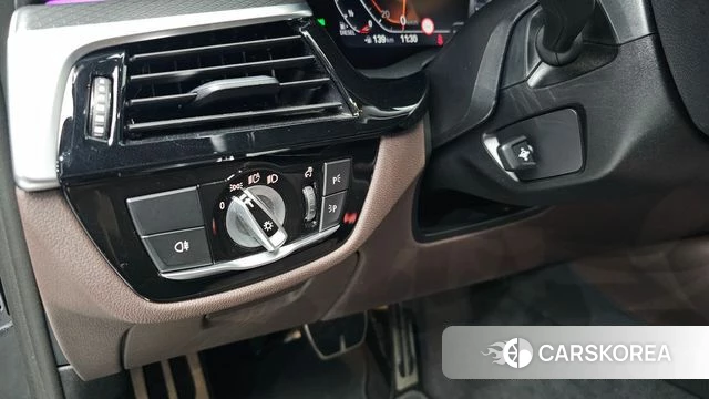 BMW 5 Series (G30) 2022 Черный из Кореи, фото 5