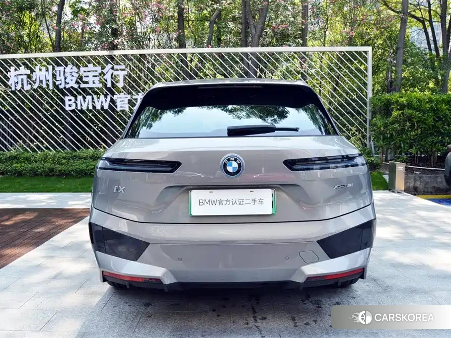 BMW iX 2025 Silver/gray из Китая, фото 5