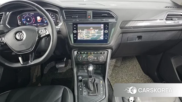 Volkswagen Tiguan Allspace 2020 Серебристо-серый из Кореи, фото 5