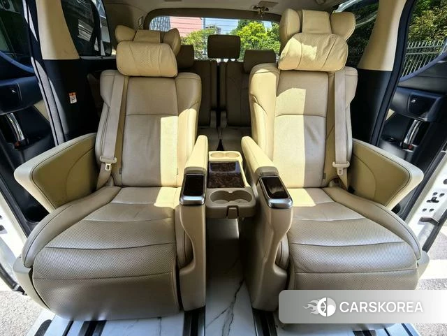Toyota Elfa 2023 Белый из Китая, фото 5