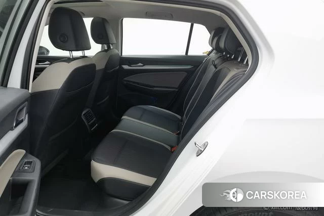 Volkswagen Golf 2021 Белый из Китая, фото 5