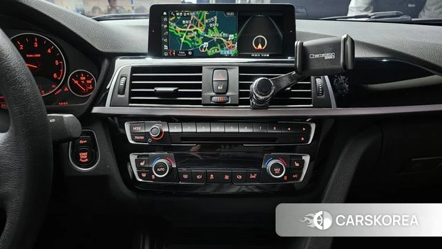 BMW 3 Series (F30) 2018 Белый из Кореи, фото 5