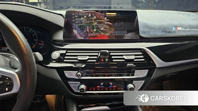 BMW 5 Series (G30) 2019 Белый из Кореи, фото 5