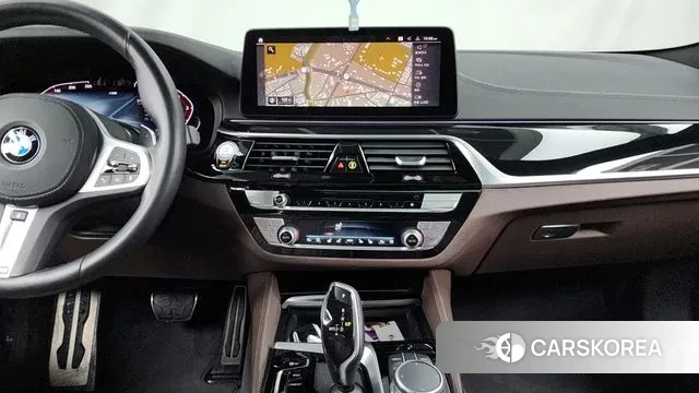 BMW 5 Series (G30) 2022 Белый из Кореи, фото 5