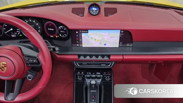 Porsche 911(992) 2023 Желтый из Кореи, фото 5