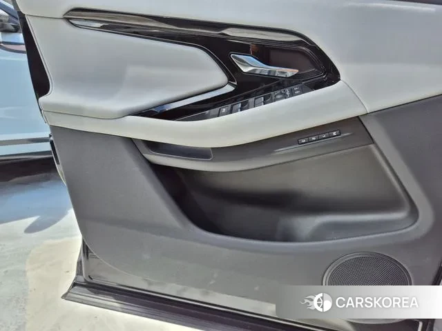 Land Rover Range Rover Evoque 2nd Generation 2024 Черный из Кореи, фото 5