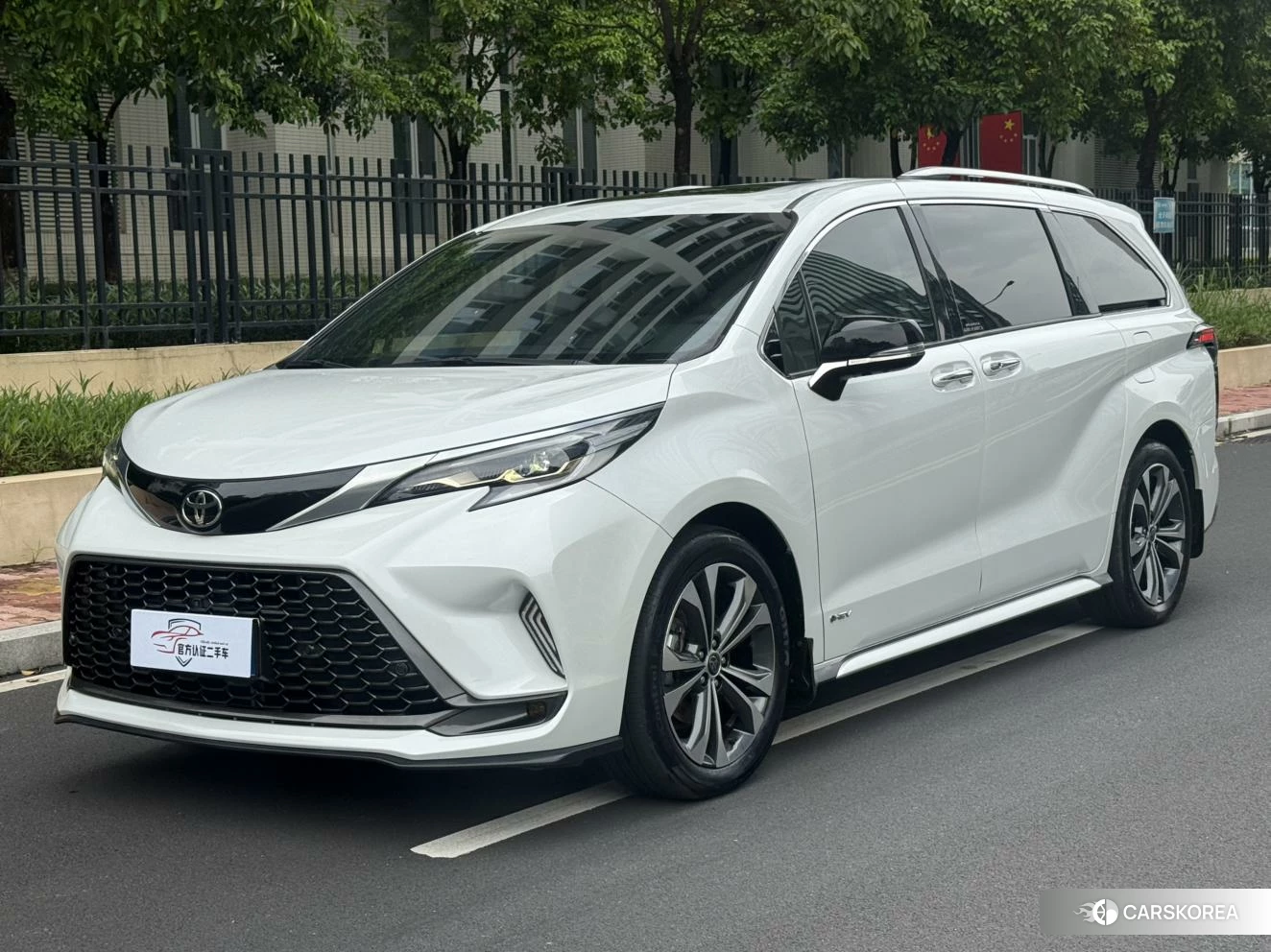 Toyota Granvia 2024 Белый из Китая, фото 5