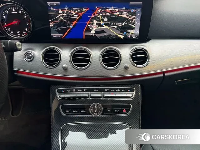 Mercedes-Benz E-Class W213 2018 Белый из Кореи, фото 5