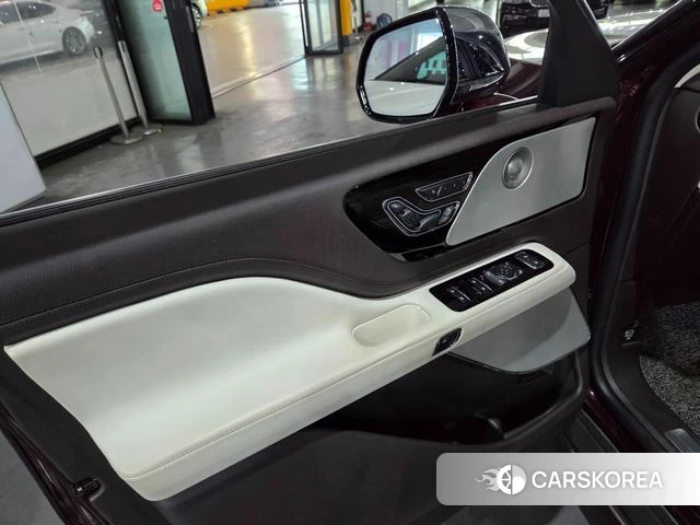 Lincoln Aviator 2nd generation 2021 Красный из Кореи, фото 5