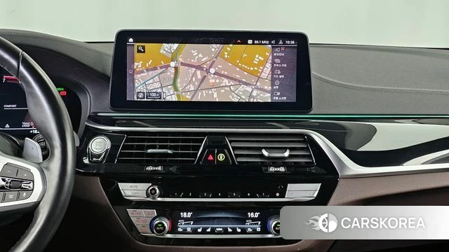 BMW 5 Series (G30) 2022 Белый из Кореи, фото 5