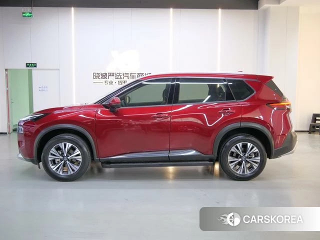Nissan Qijun 2022 Красный из Китая, фото 5