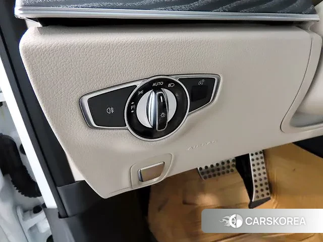 Mercedes-Benz E-Class W213 2023 Белый из Кореи, фото 5