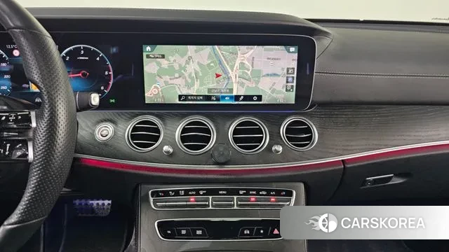 Mercedes-Benz E-Class W213 2022 Белый из Кореи, фото 5