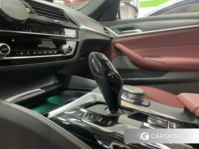 BMW 5 series 2021 Белый из Китая, фото 5