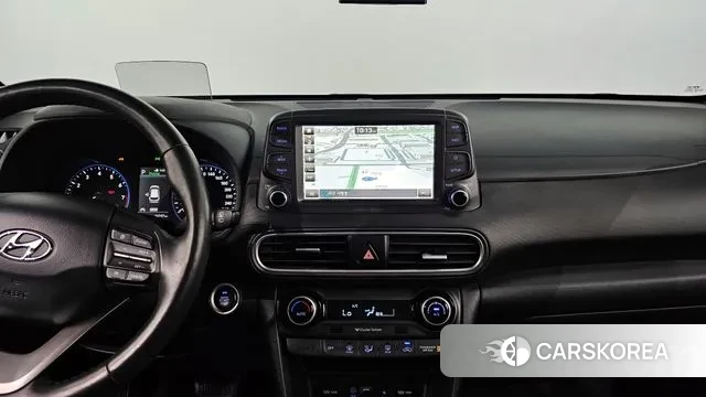 Hyundai Kona 2018 Светло-серебряный цвет из Кореи, фото 5