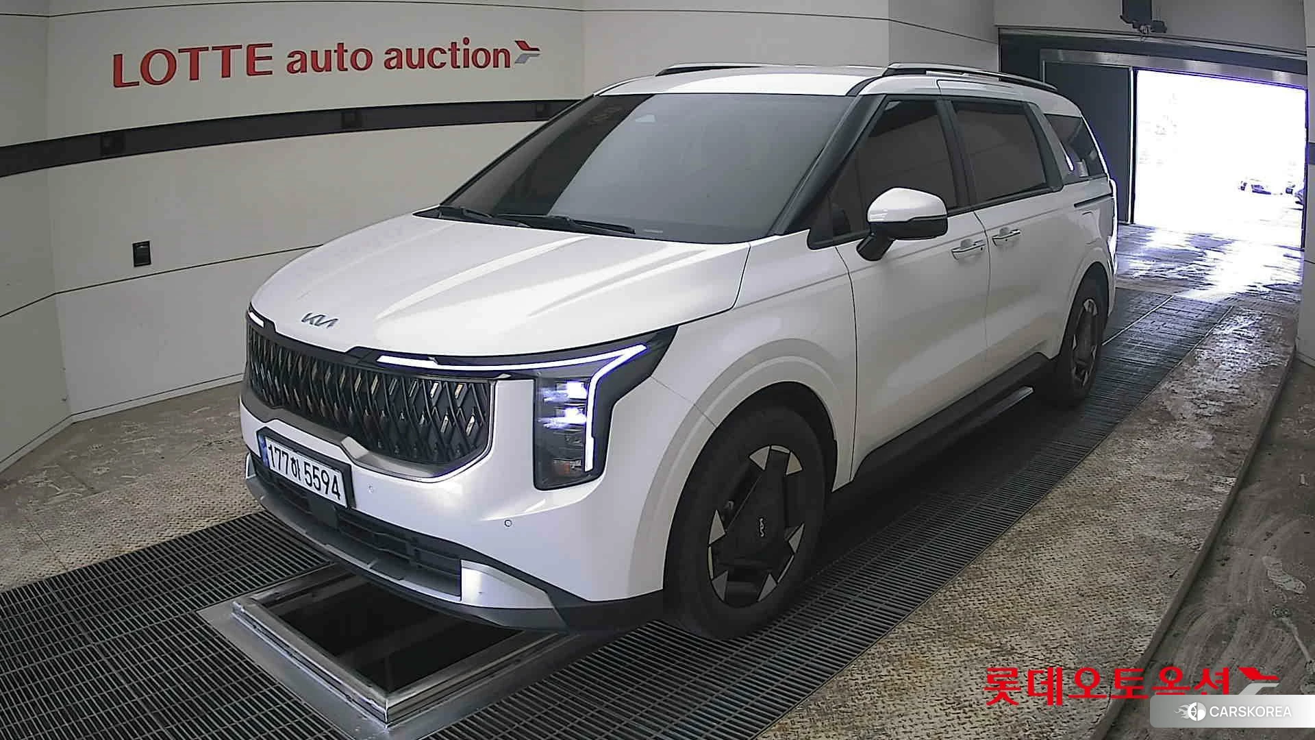 Kia Carnival Hybrid 2025 Белый из Кореи, фото 5