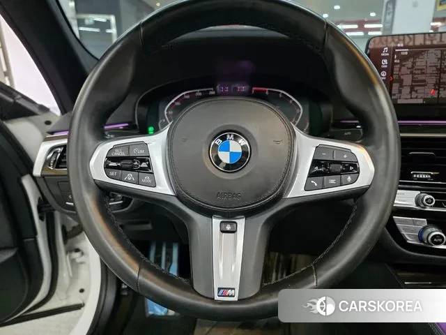 BMW 5 Series (G30) 2021 Белый из Кореи, фото 5