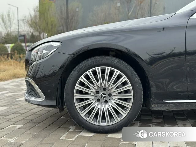Mercedes-Benz E-class 2023 Черный из Китая, фото 5