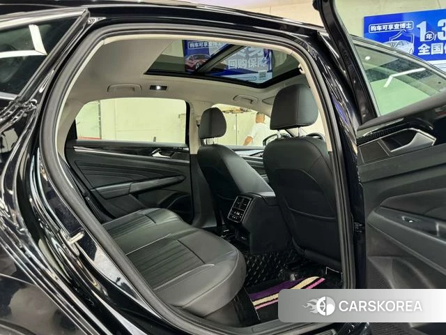 Volkswagen Passat 2023 Черный из Китая, фото 5