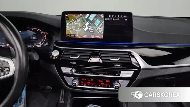 BMW 5 Series (G30) 2021 Белый из Кореи, фото 5