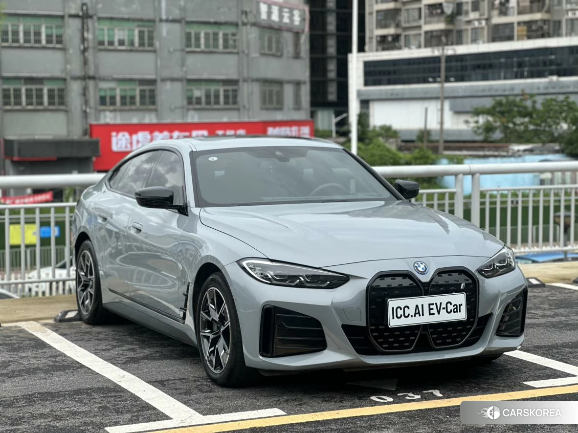 BMW i4 2023 Серебристо-серый из Китая, фото 5
