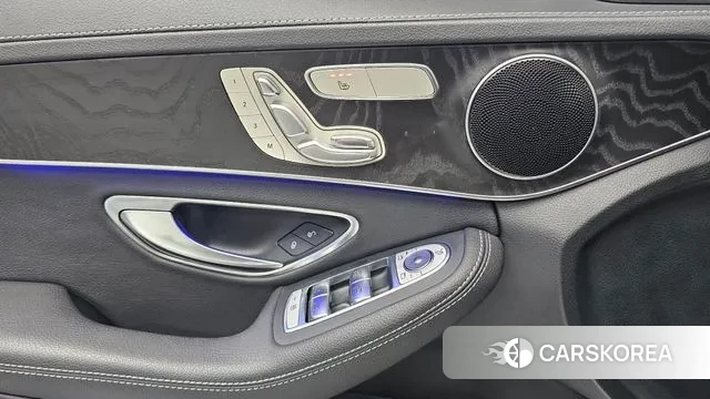 Mercedes-Benz C-Class W205 2019 Белый из Кореи, фото 5